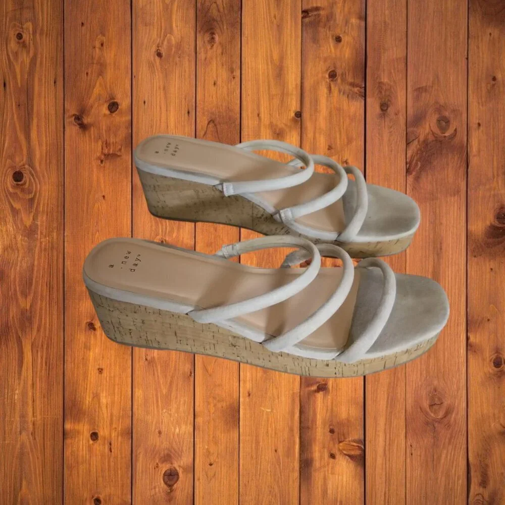 A New Day Size 9 Arrie Cork Platform Wedge Slip On Strappy Cream Sandals Neutral